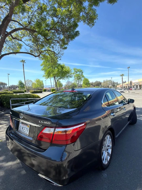 2010 Lexus LS 4th Gen - Image 6 of 9