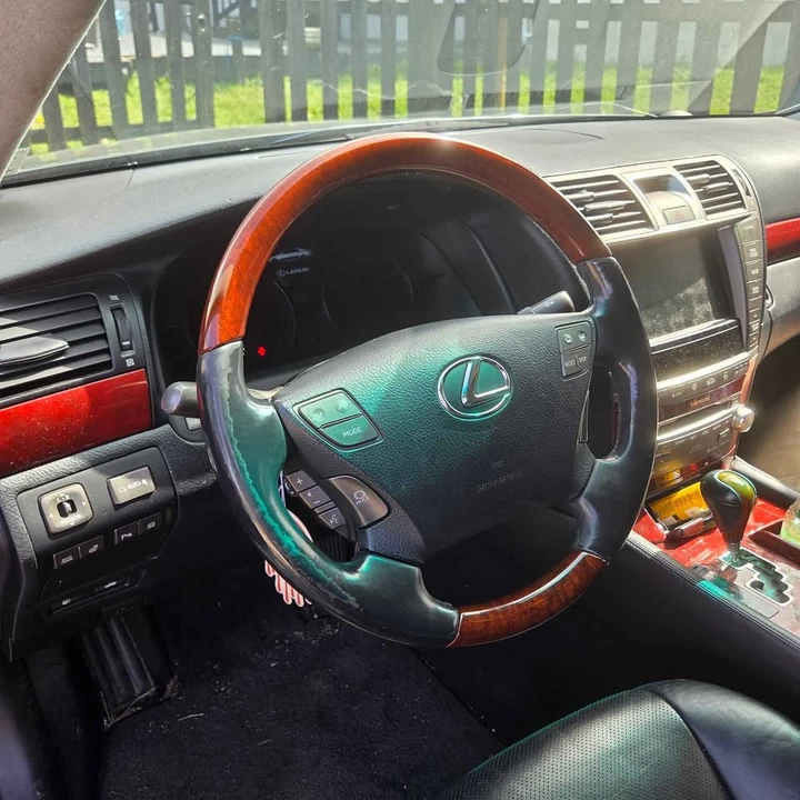 2010 Lexus LS 4th Gen - Image 4 of 5