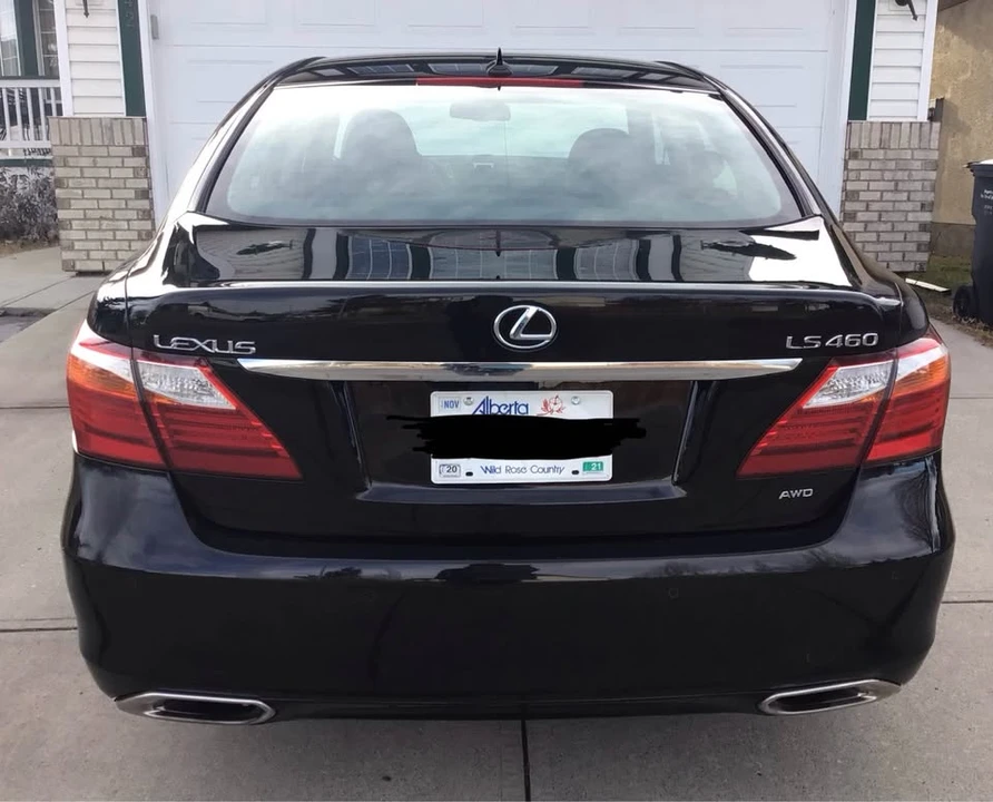 2010 Lexus LS 4th Gen - Image 11 of 12