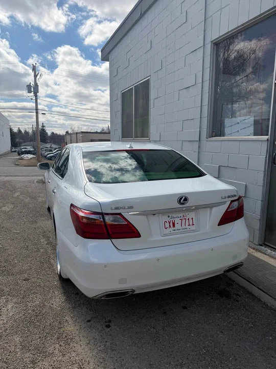 2010 Lexus LS - Image 3 of 12