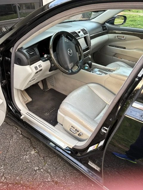 2010 Lexus LS 4th Gen - Image 5 of 8