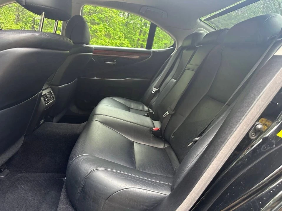 2010 Lexus LS 4th Gen - Image 17 of 20