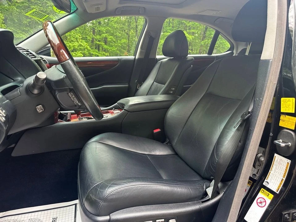 2010 Lexus LS 4th Gen - Image 15 of 20