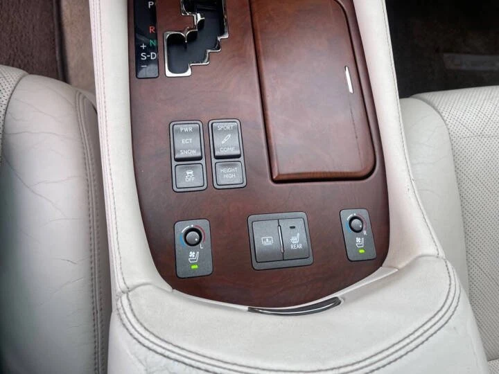 2010 Lexus LS 4th Gen - Image 15 of 17