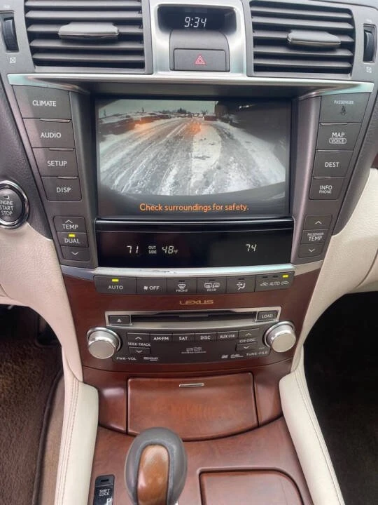 2010 Lexus LS 4th Gen - Image 14 of 17