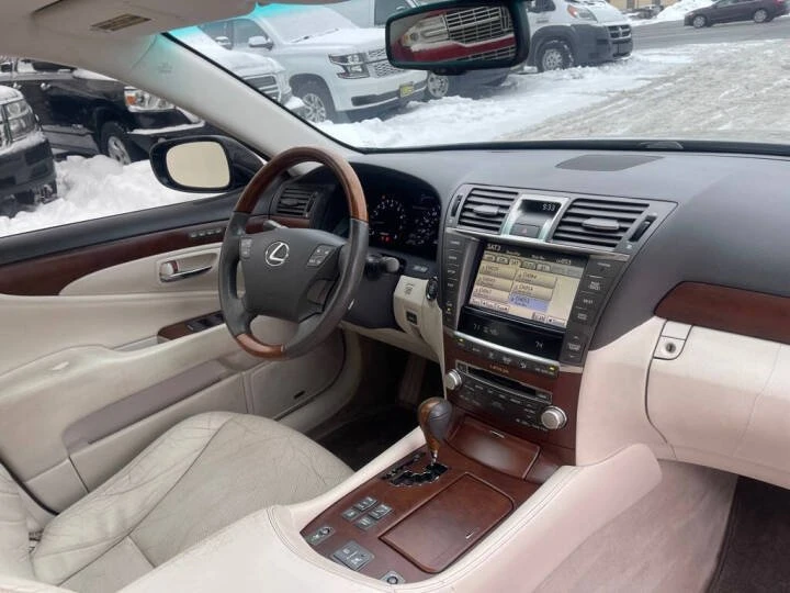 2010 Lexus LS 4th Gen - Image 11 of 17