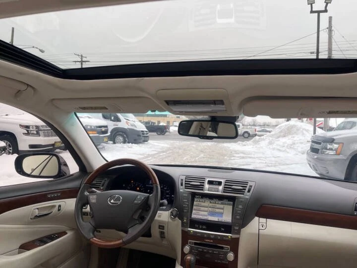 2010 Lexus LS 4th Gen - Image 10 of 17