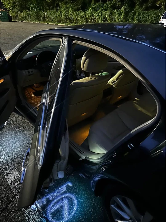 2010 Lexus LS 4th Gen - Image 9 of 11