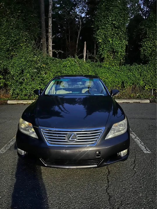 2010 Lexus LS 4th Gen - Image 4 of 11