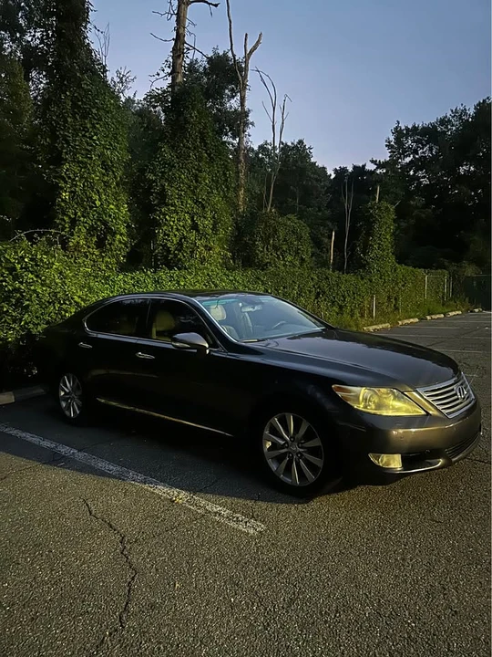 2010 Lexus LS 4th Gen - Image 2 of 11