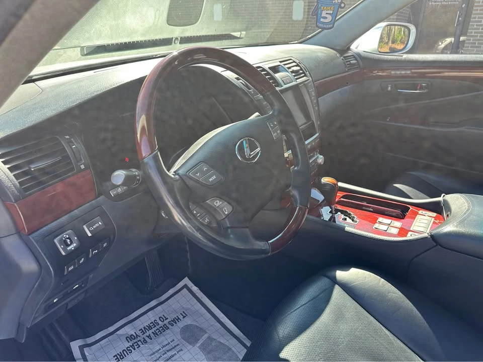 2010 Lexus LS 4th Gen - Image 19 of 20
