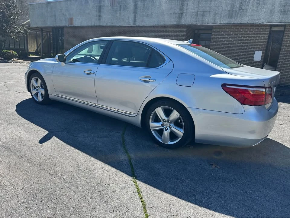 2010 Lexus LS 4th Gen - Image 13 of 20