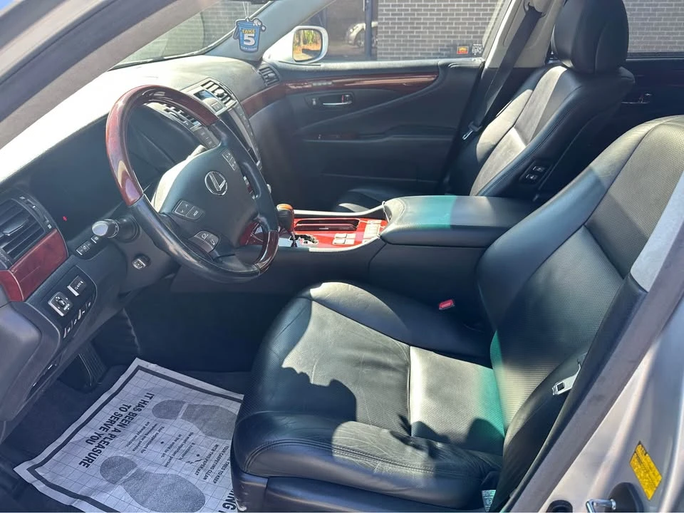 2010 Lexus LS 4th Gen - Image 16 of 20