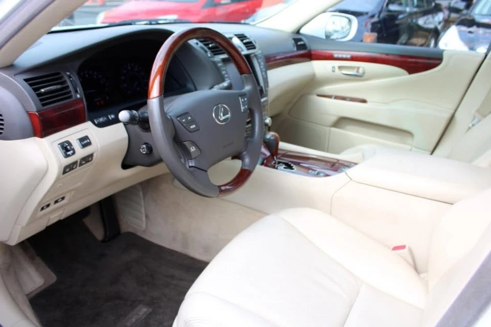 2010 Lexus LS 4th Gen - Image 14 of 18