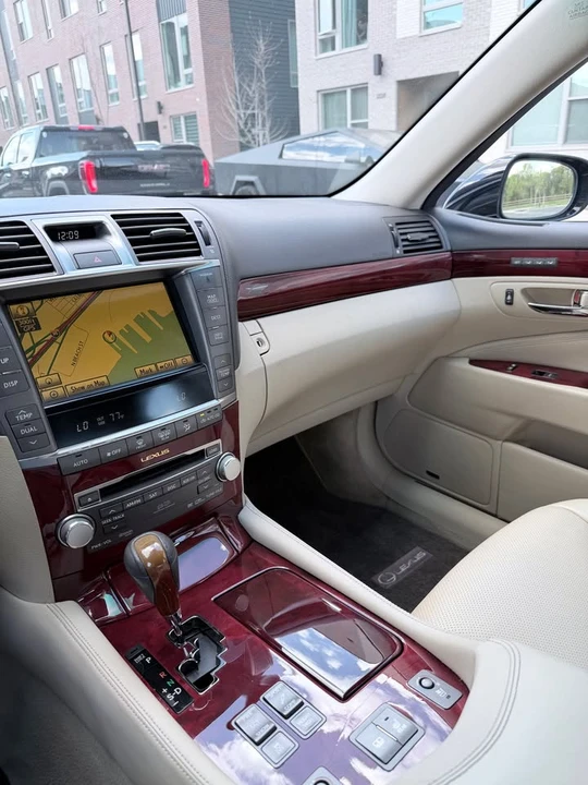2010 Lexus LS 4th Gen - Image 10 of 16