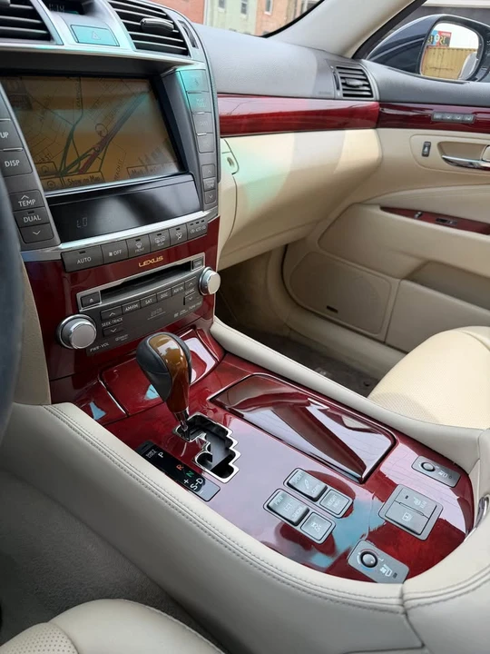2010 Lexus LS 4th Gen - Image 6 of 16