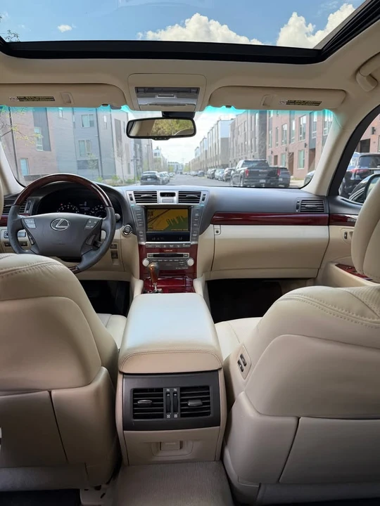 2010 Lexus LS 4th Gen - Image 15 of 16