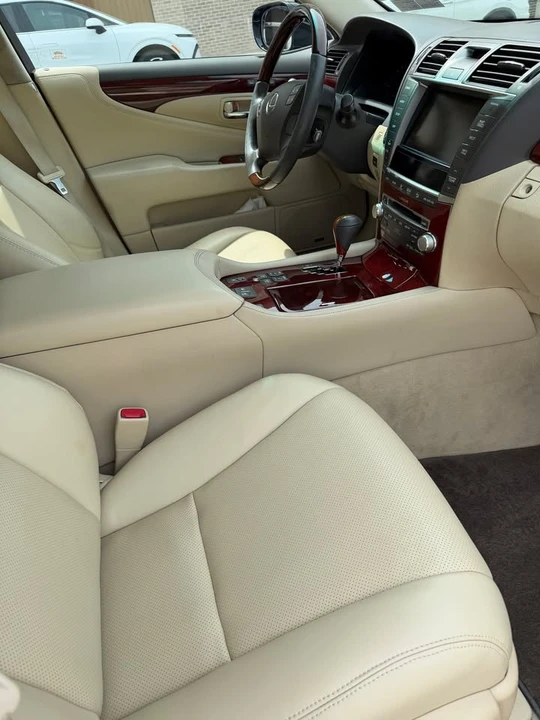 2010 Lexus LS 4th Gen - Image 4 of 16