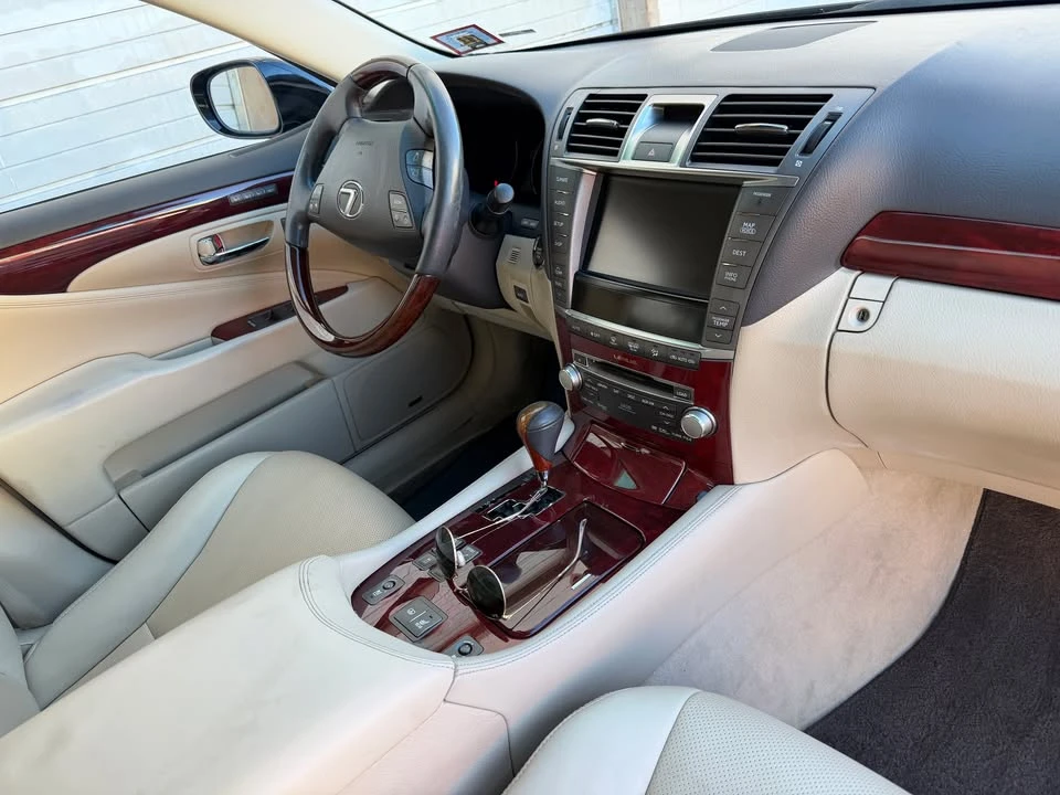 2010 Lexus LS 4th Gen - Image 13 of 16