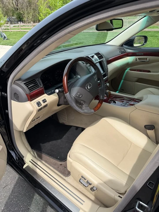 2010 Lexus LS 4th Gen - Image 5 of 16
