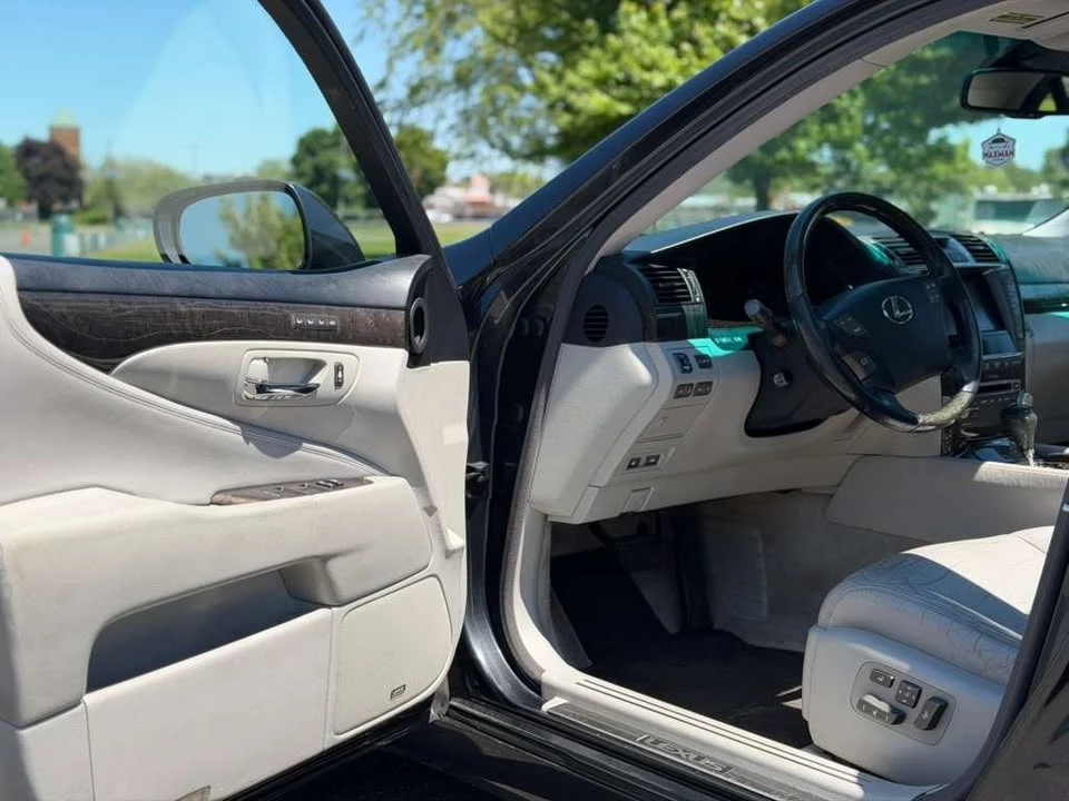2010 Lexus LS 4th Gen - Image 8 of 20