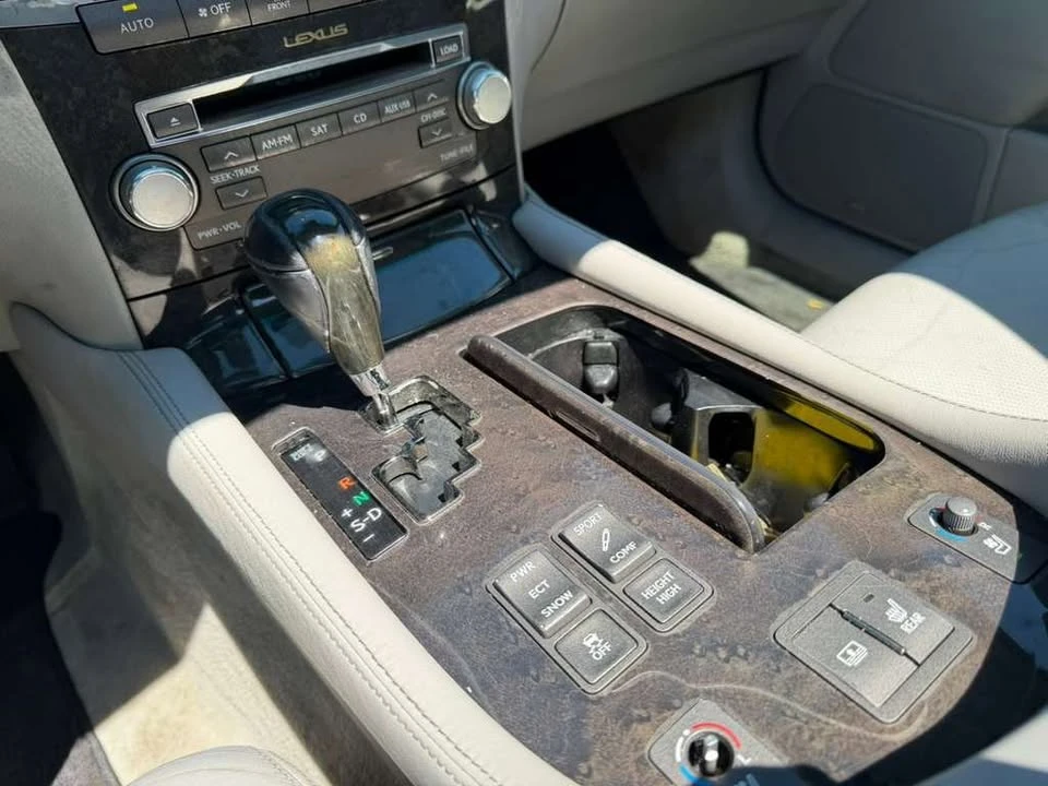 2010 Lexus LS 4th Gen - Image 18 of 20