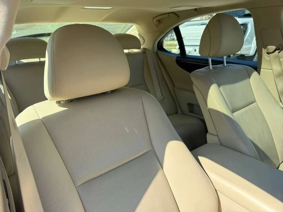 2010 Lexus LS 4th Gen - Image 17 of 19