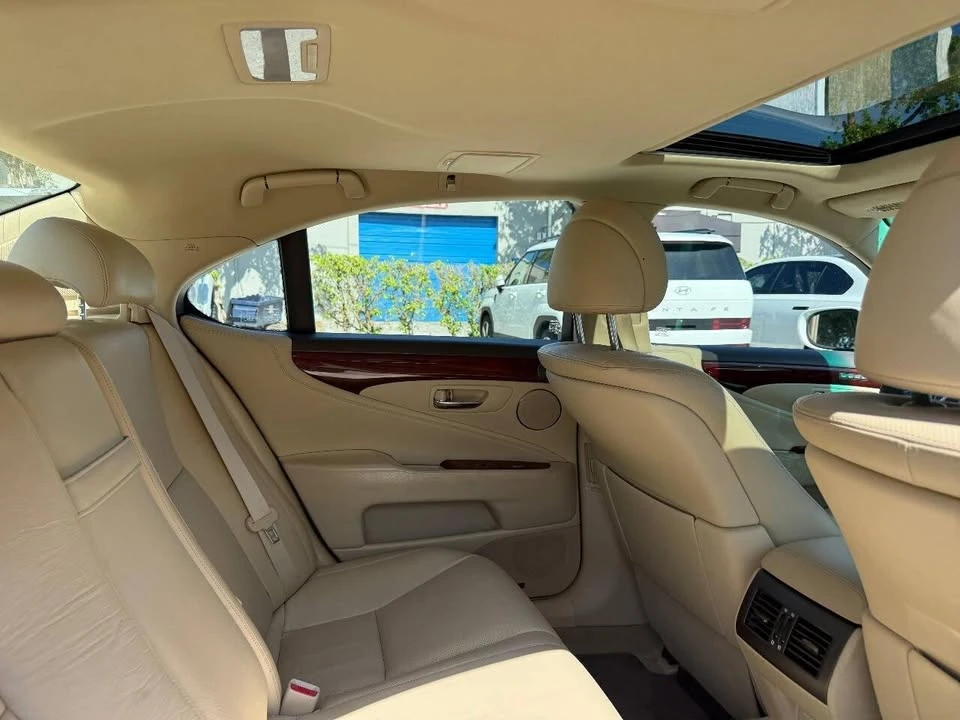2010 Lexus LS 4th Gen - Image 13 of 19