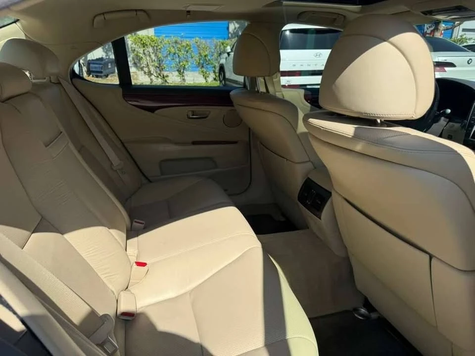 2010 Lexus LS 4th Gen - Image 15 of 19