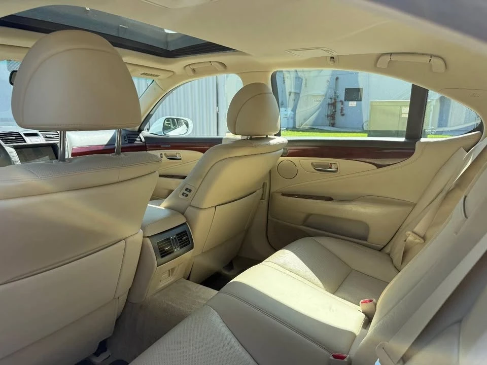 2010 Lexus LS 4th Gen - Image 11 of 19