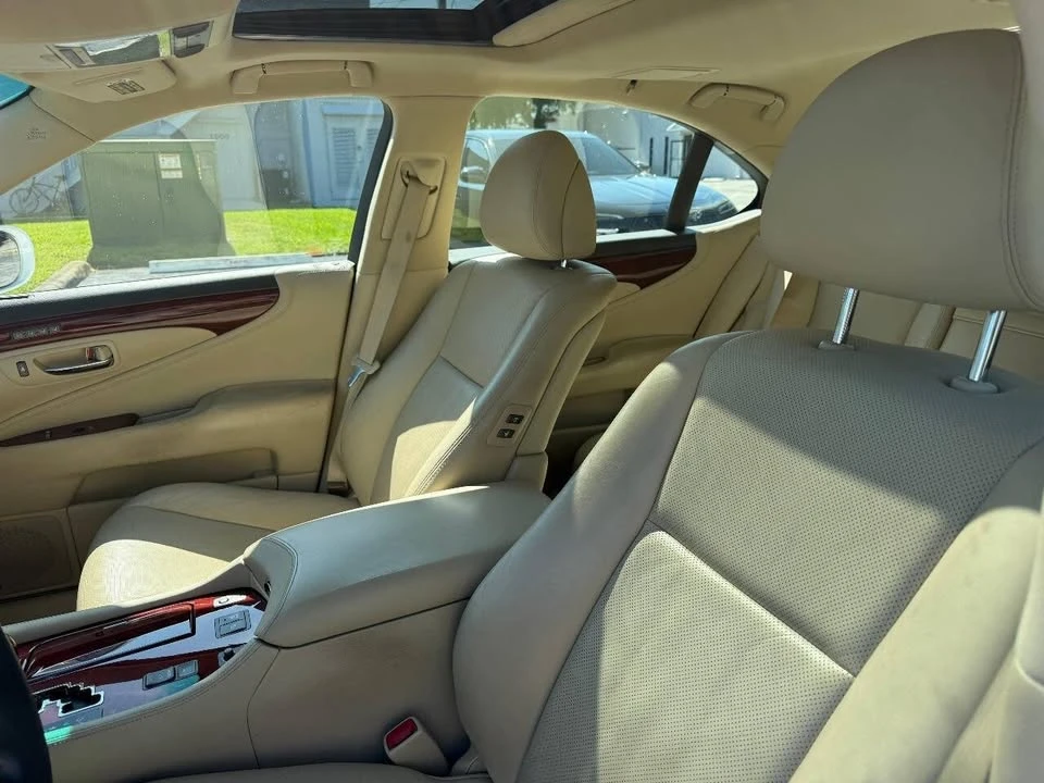 2010 Lexus LS 4th Gen - Image 7 of 19