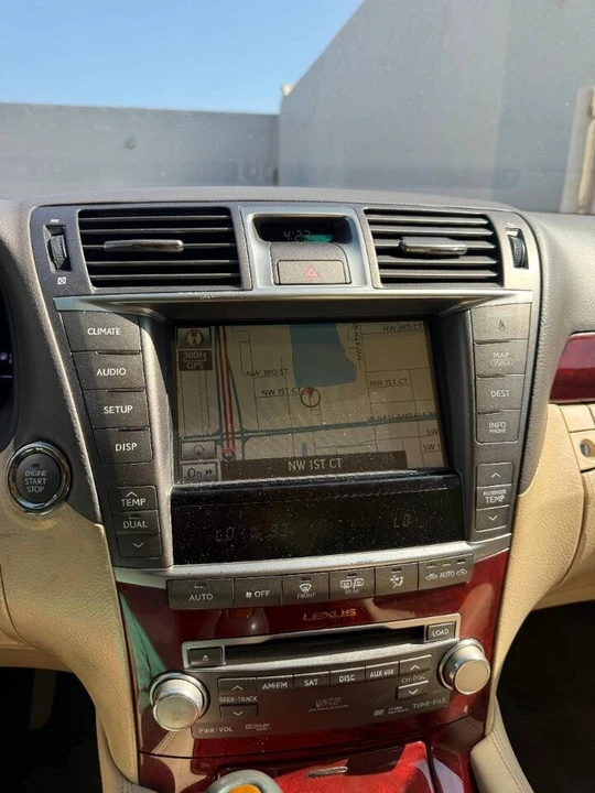 2010 Lexus LS 4th Gen - Image 14 of 19