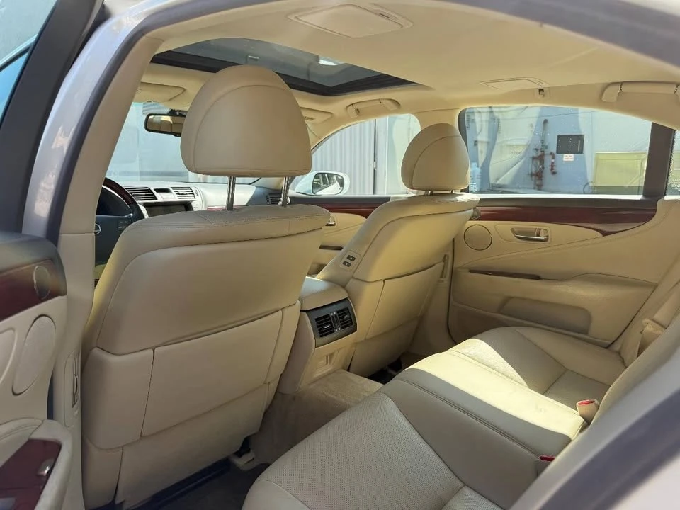 2010 Lexus LS 4th Gen - Image 10 of 19