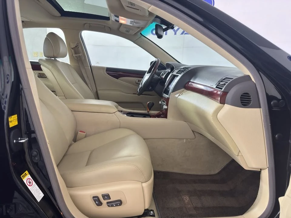 2010 Lexus LS 4th Gen - Image 11 of 15