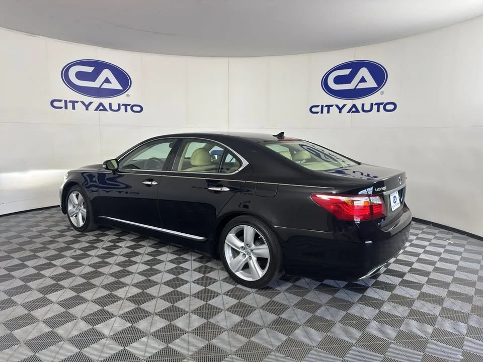 2010 Lexus LS 4th Gen - Image 4 of 15