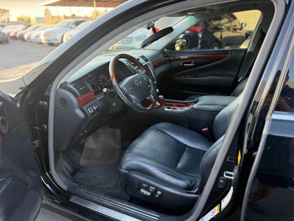 2010 Lexus LS 4th Gen - Image 10 of 14