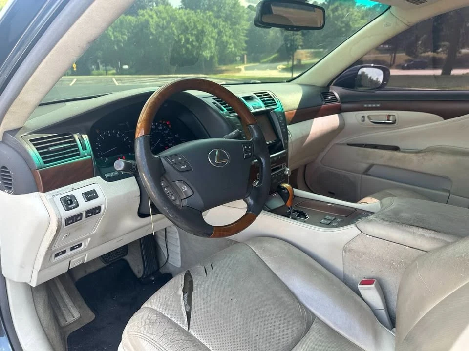 2010 Lexus LS 4th Gen - Image 7 of 11