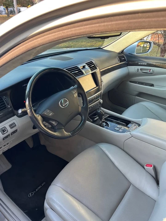 2010 Lexus LS 4th Gen - Image 6 of 14