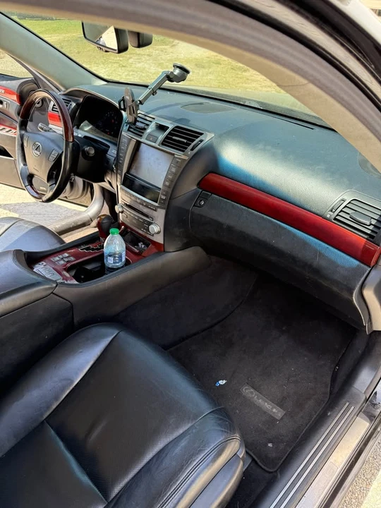 2010 Lexus LS 4th Gen - Image 5 of 14