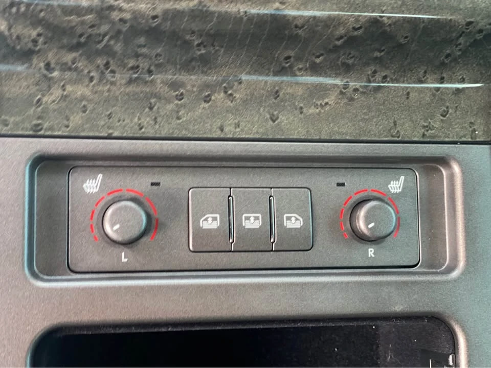 2010 Lexus LS 4th Gen - Image 17 of 19
