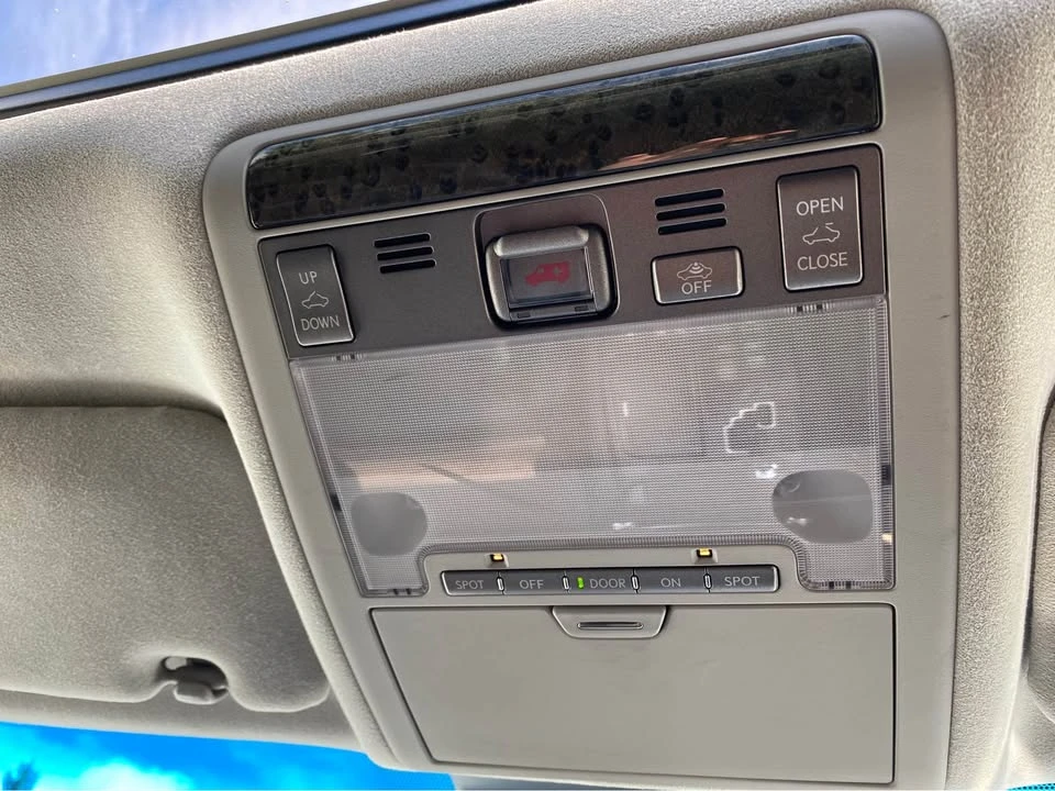 2010 Lexus LS 4th Gen - Image 16 of 19