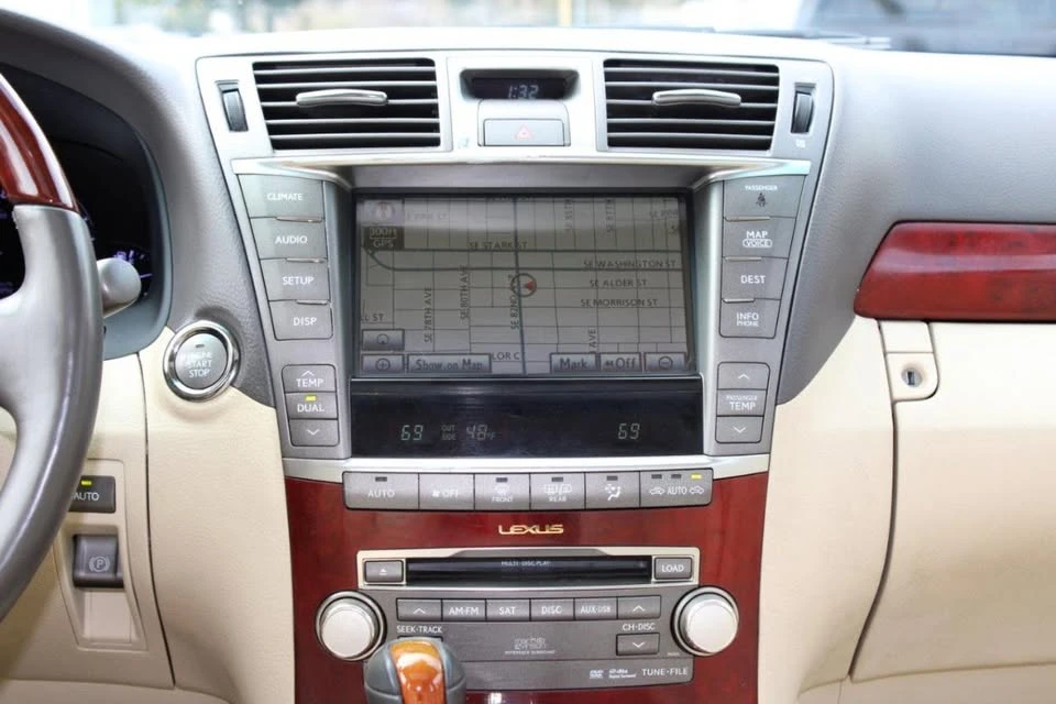 2010 Lexus LS 4th Gen - Image 9 of 18