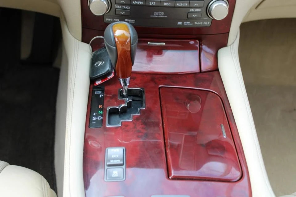 2010 Lexus LS 4th Gen - Image 13 of 18