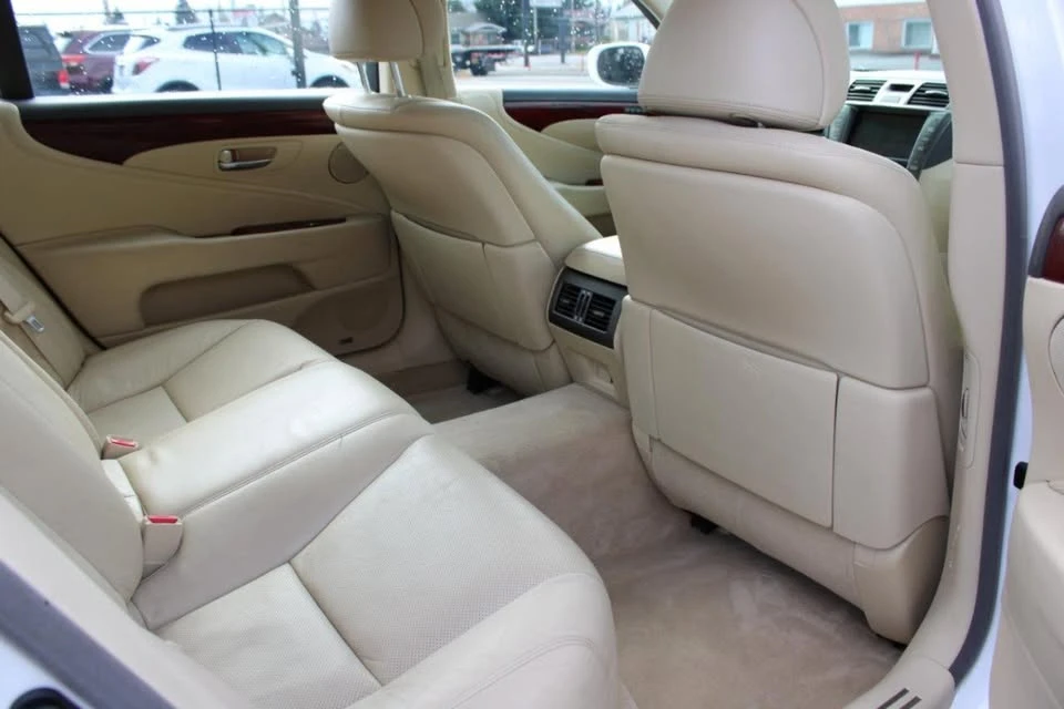 2010 Lexus LS 4th Gen - Image 16 of 18