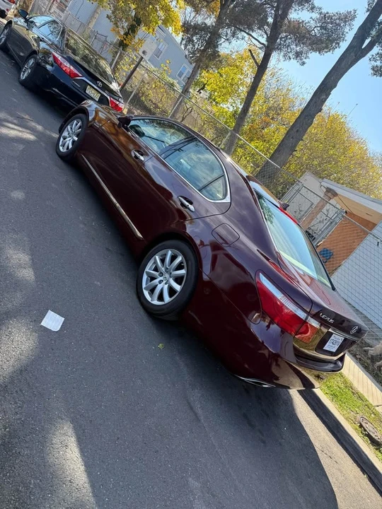 2010 Lexus LS 4th Gen - Image 8 of 8