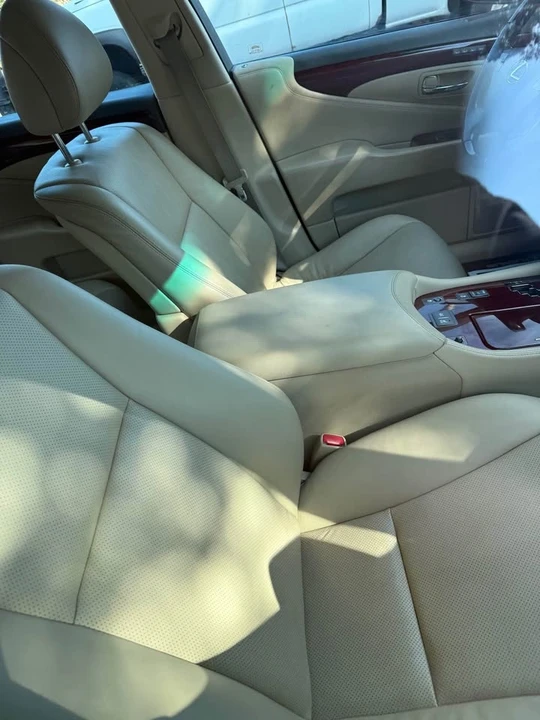 2010 Lexus LS 4th Gen - Image 5 of 8