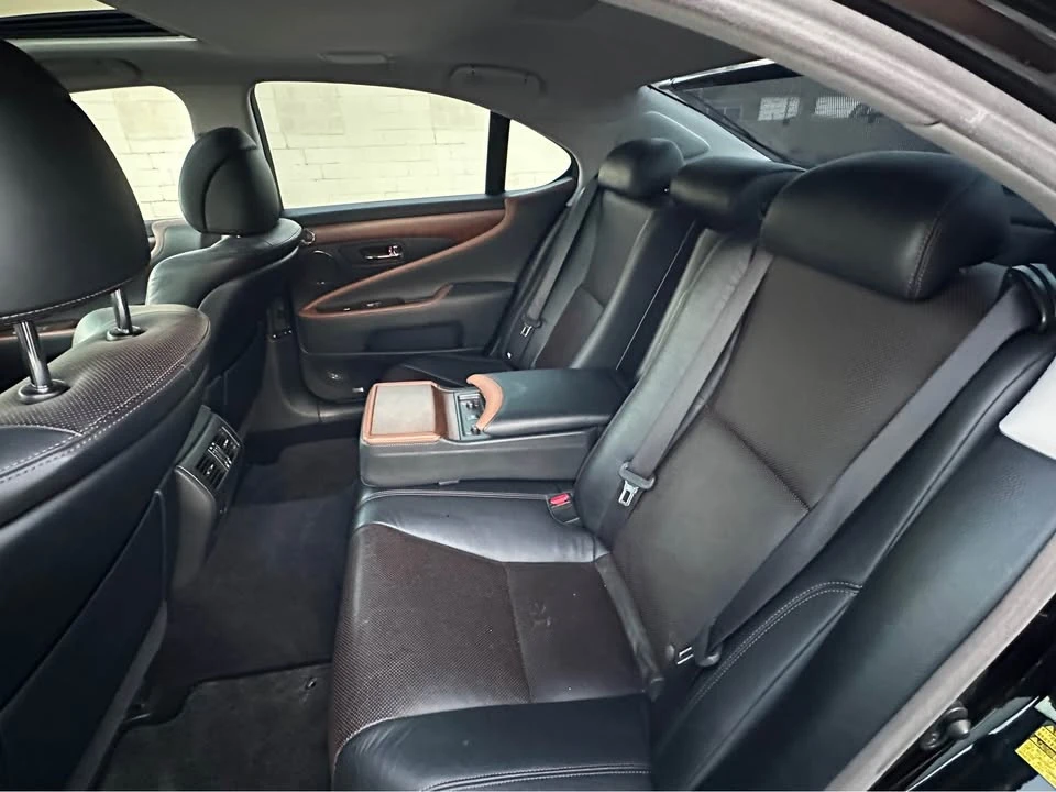 2010 Lexus LS 4th Gen - Image 17 of 20