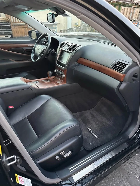 2010 Lexus LS 4th Gen - Image 14 of 20