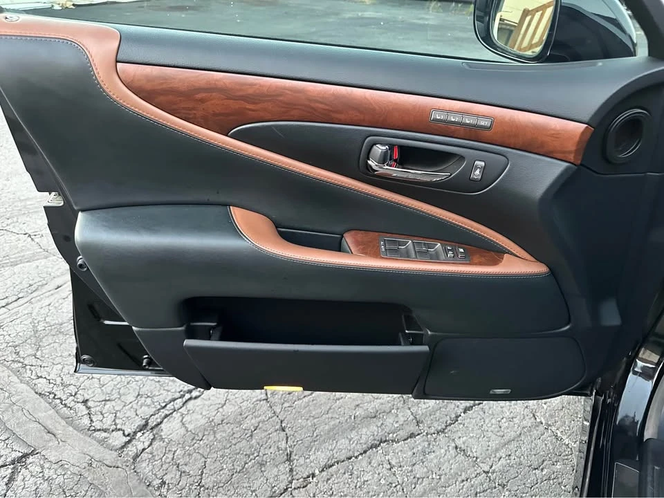2010 Lexus LS 4th Gen - Image 16 of 20