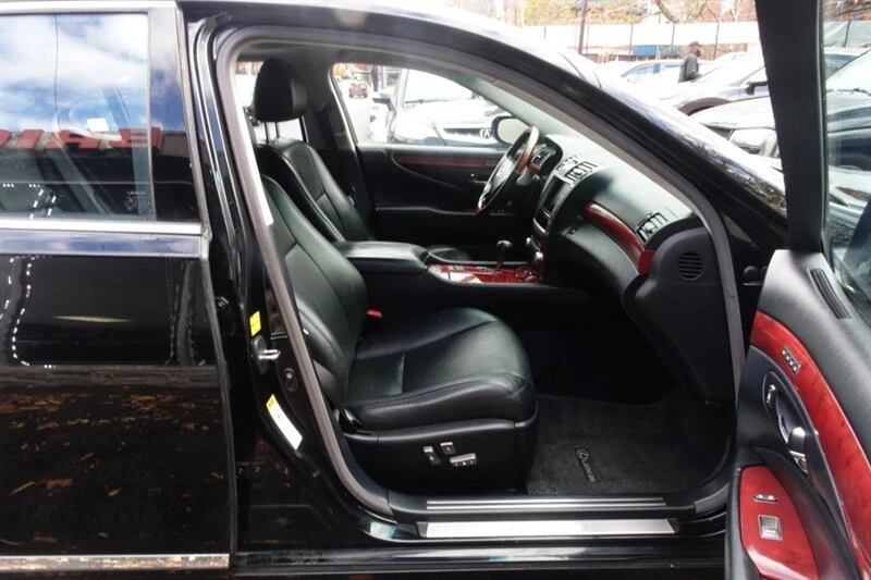 2010 Lexus LS 4th Gen - Image 12 of 18